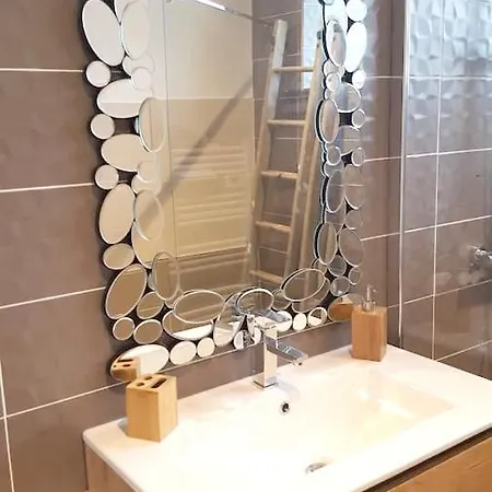 Spacieuse Avec Piscine A Aspin-en-lavedan, Vue Montagne. *