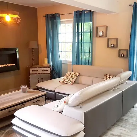 Spacieuse Avec Piscine A Aspin-en-lavedan, Vue Montagne. Вилла Аспен-ан-Лаведан